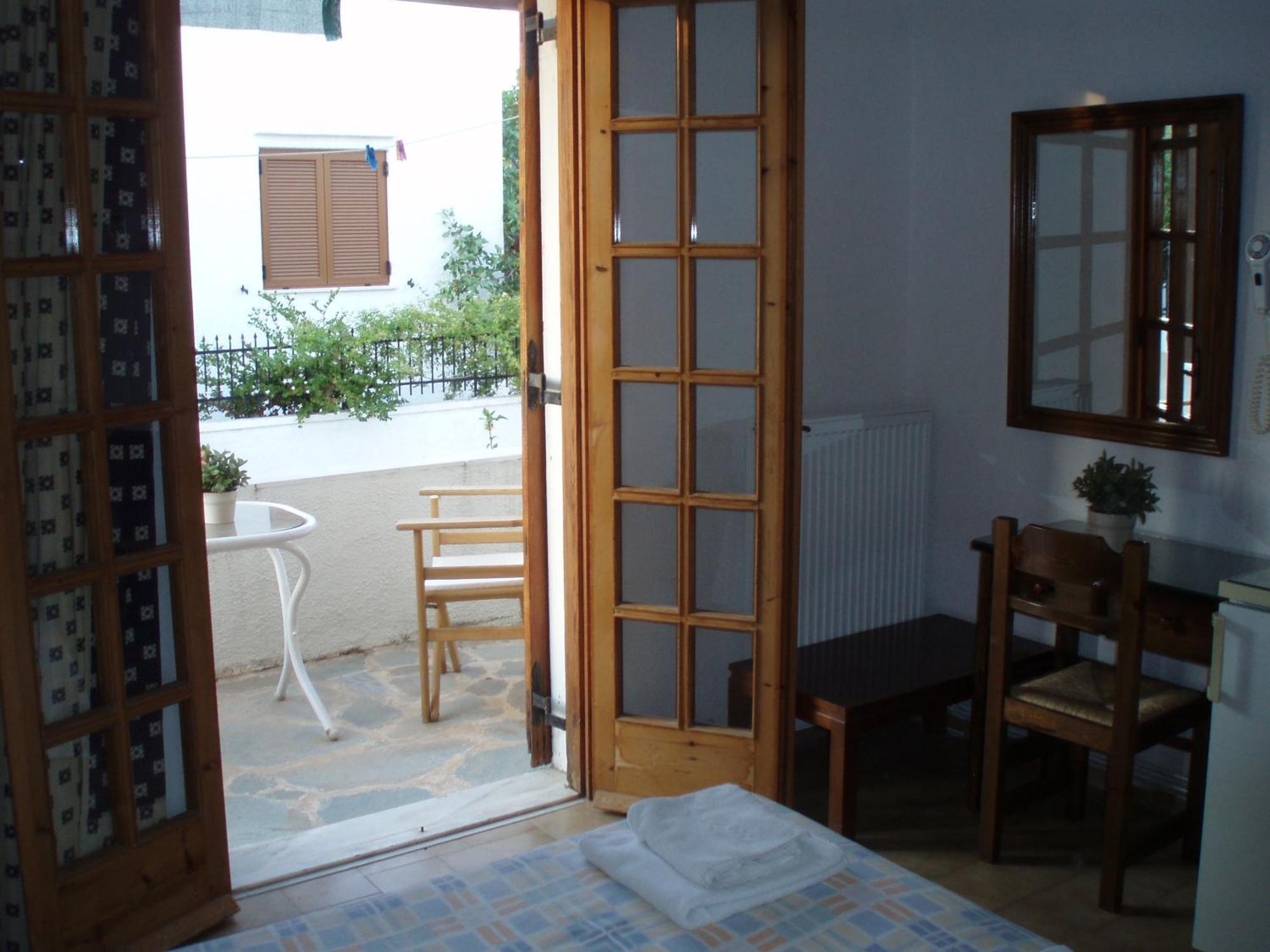 Pantazis Studios Aegina ภายนอก รูปภาพ